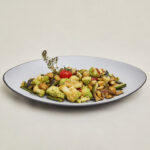 Salteado de espárragos de navarra